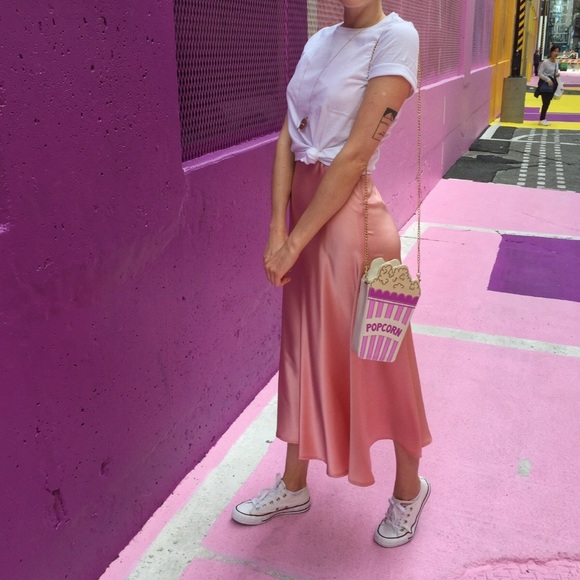 SOLD Crossbody Bag Popcorn shaped - SkinnyDip London - Picture 10 of 10